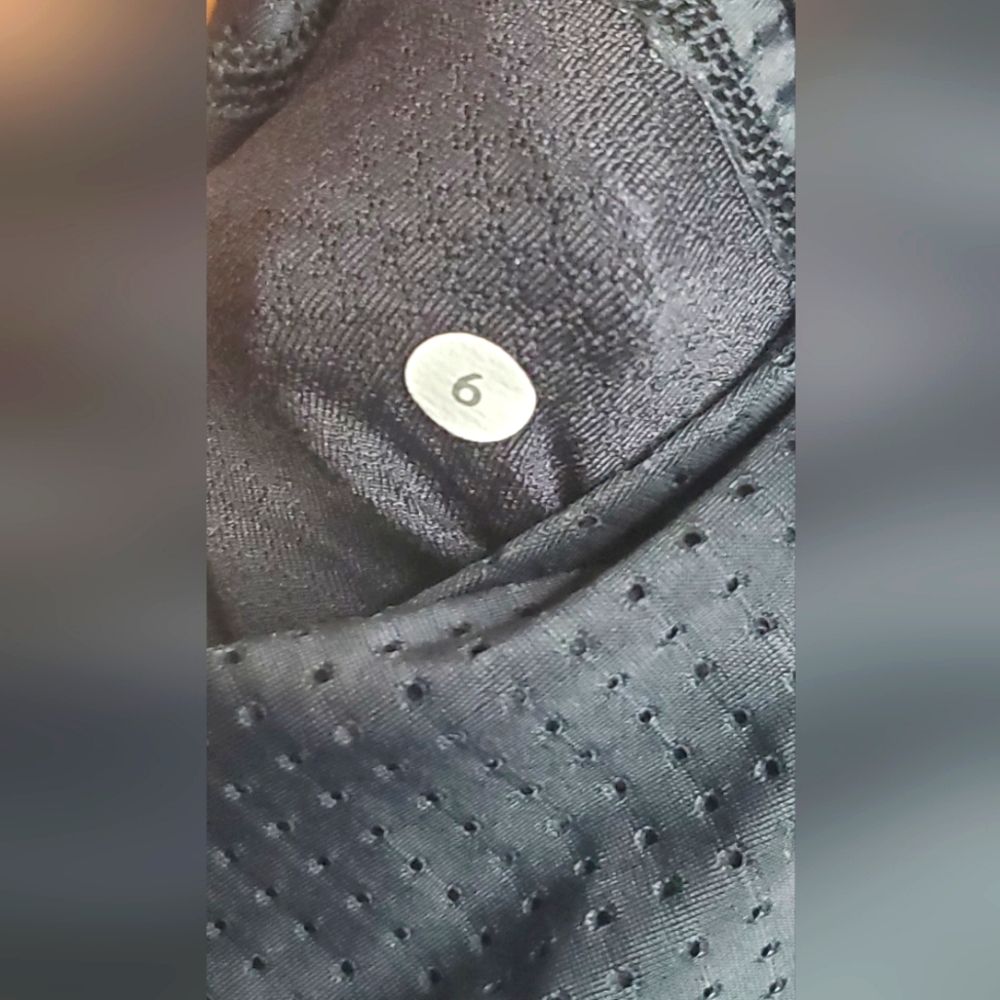 Lululemon Size 6 Zip-Up Jacket In Black - Picture 10 of 13